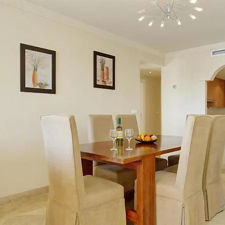 Spacious Stunning Views 2-bed Apartment Estepona