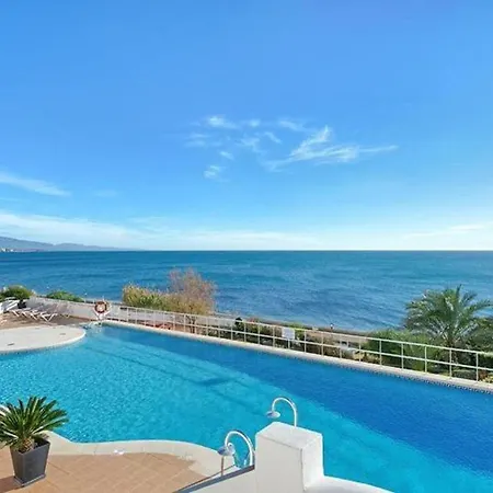Spacious Stunning Views 2-bed Apartment Estepona